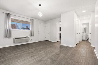 C6 Shepherd Ln in Chapel Hill, NC - Foto de edificio - Building Photo