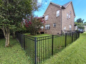 110 Ruland Cir in Hendersonville, TN - Foto de edificio - Building Photo