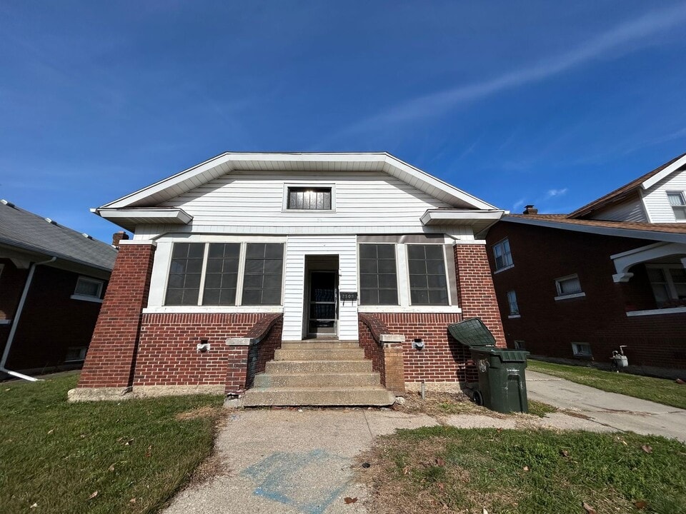 2509 W Monroe St in South Bend, IN - Building Photo