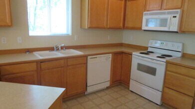 2565 Evans Ct in Dupont, WA - Building Photo - Building Photo