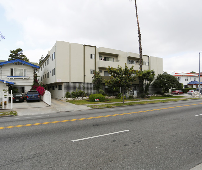 Wilton Place Apartments in Los Angeles, CA - Foto de edificio - Building Photo