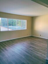 842 N Screenland Dr, Unit #C in Burbank, CA - Building Photo - Building Photo