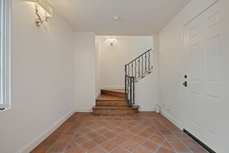 212 Santa Barbara St in Santa Barbara, CA - Building Photo - Building Photo
