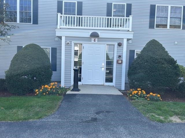 property at 4 Crestview Cir