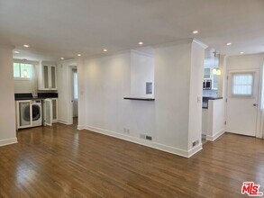 130 San Vicente Blvd in Santa Monica, CA - Building Photo - Building Photo
