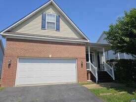 134 Deerwood Dr in Charlottesville, VA - Building Photo