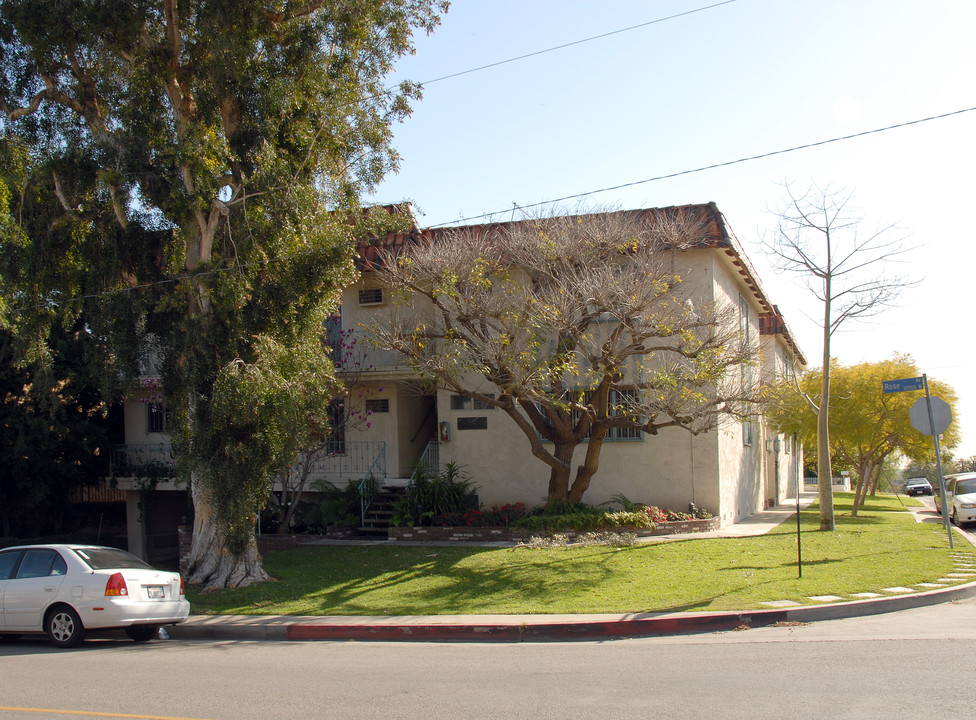 10920 Rose Ave in Los Angeles, CA - Building Photo