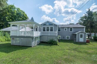 32 Washburn Dr in Plainville, CT - Building Photo - Building Photo