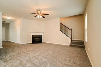 3764 Shenfield Dr in Union City, GA - Building Photo - Building Photo