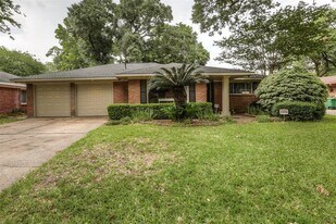 6222 Lindyann Ln in Houston, TX - Building Photo
