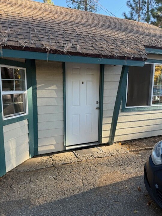909 Rubicon Trail in South Lake Tahoe, CA - Building Photo