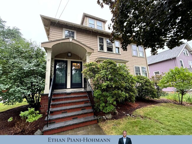 19 Stearns Rd, Unit 1