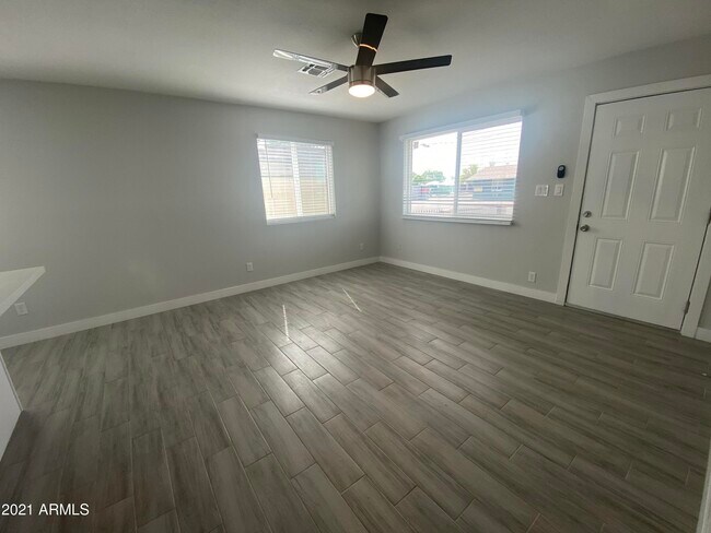1310 W Cochise Dr in Phoenix, AZ - Building Photo - Building Photo