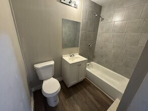 212 Main St in Augusta, KS - Foto de edificio - Building Photo