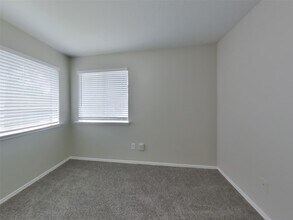 1824 Old Creek Dr in Rosenberg, TX - Foto de edificio - Building Photo