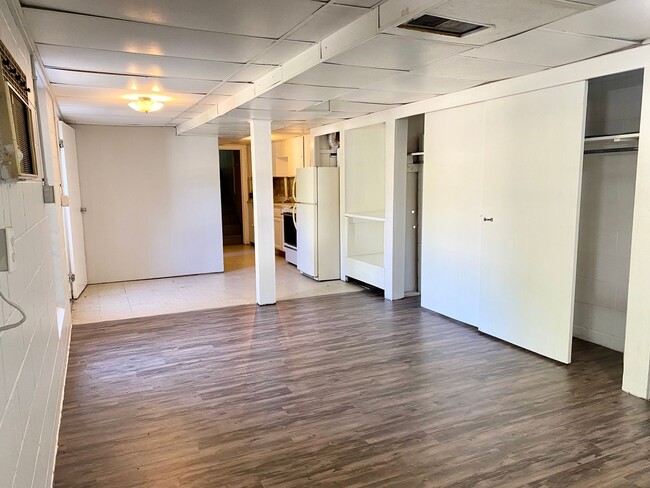 property at 1900 W Division St
