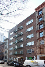 46 W 73rd St in New York, NY - Building Photo - Building Photo