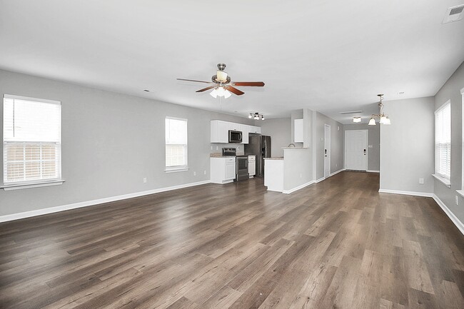 property at 3530 Crestridge Dr