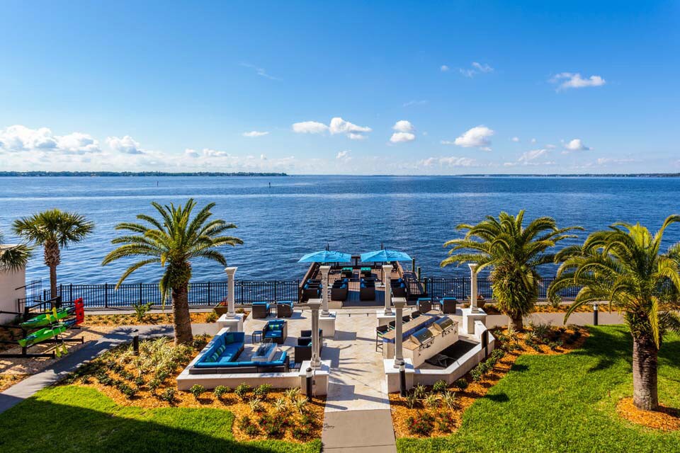 Bell Riverside in Jacksonville, FL - Building Photo