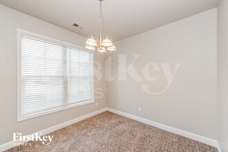 2061 Chesley Dr in Austell, GA - Foto de edificio - Building Photo