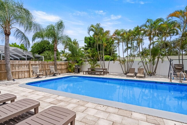 19165 SE Homewood Ave in Jupiter, FL - Building Photo - Building Photo