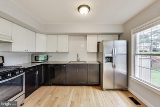 1085 Copperstone Ct in Rockville, MD - Building Photo - Building Photo