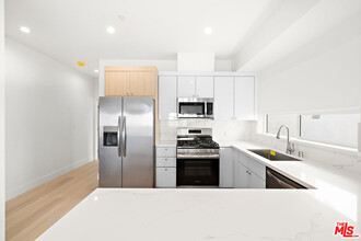 5649 Case Ave in Los Angeles, CA - Building Photo - Building Photo