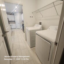 2546 Leonia Ln in Zephyrhills, FL - Building Photo - Building Photo