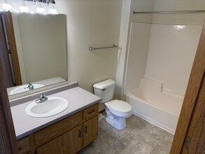 Fisk Street Apartments in Green Bay, WI - Foto de edificio - Building Photo