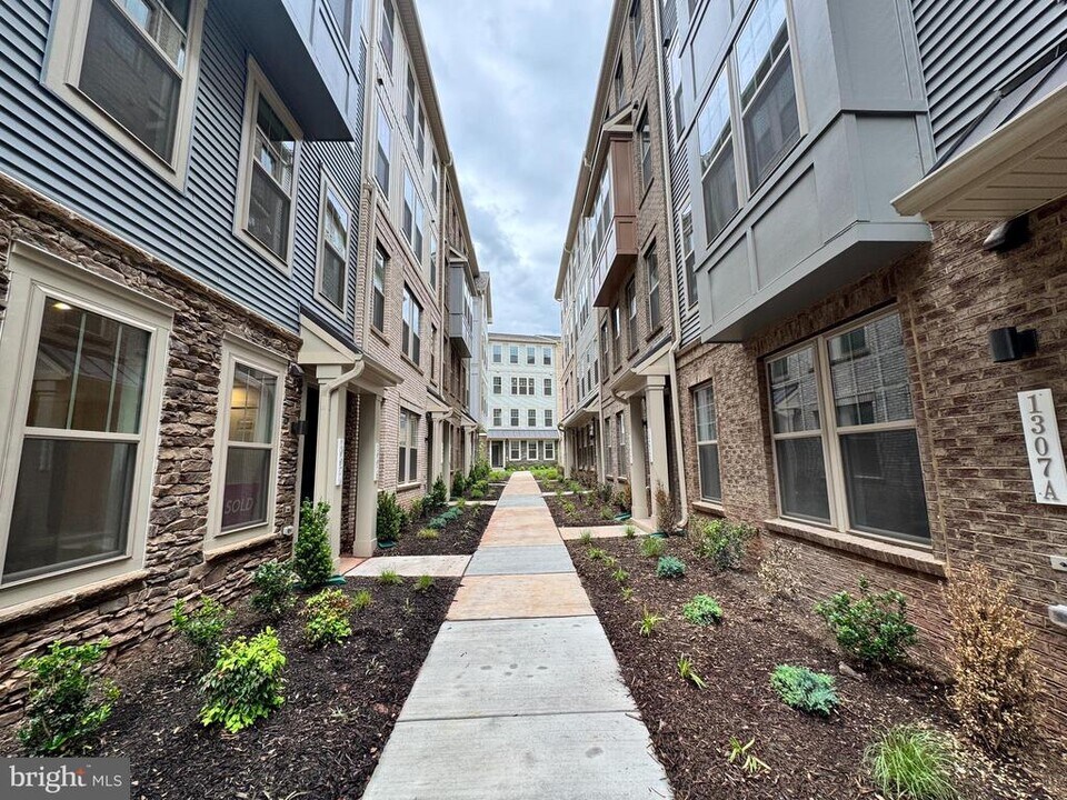 1307 Styron St in Manassas Park, VA - Building Photo
