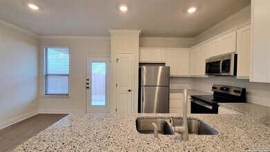 7510 Astro Fld in San Antonio, TX - Building Photo - Building Photo