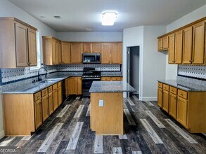 137 Village Green Cir in Tyrone, GA - Building Photo - Building Photo