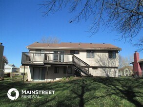 611 W Sunrise Dr in Belton, MO - Building Photo - Building Photo