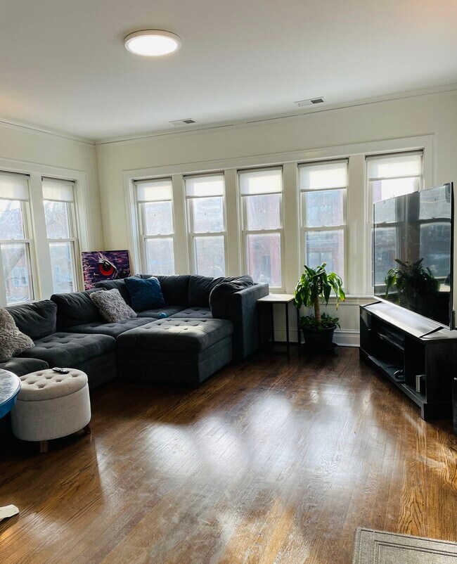 3541 N Lowell Ave-Unit -2 in Chicago, IL - Building Photo - Building Photo