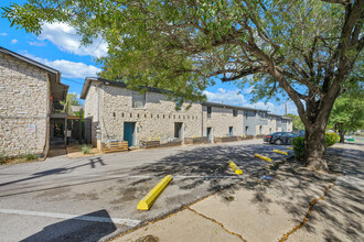 Parker Heights in Austin, TX - Foto de edificio - Building Photo