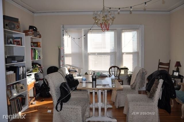 1951 W Sunnyside Ave-Unit -Apt 2 in Chicago, IL - Building Photo