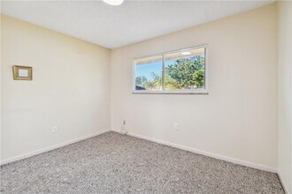 541 NW 205th Ave in Pembroke Pines, FL - Building Photo - Building Photo