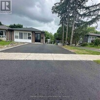 199 Avondale Blvd in Brampton, ON - Building Photo