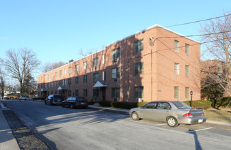 366 Park Road Apartments in West Hartford, CT - Building Photo - Building Photo