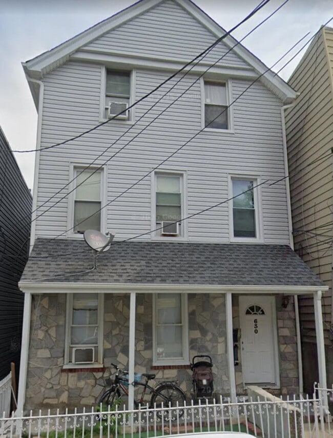 property at 630 37th St