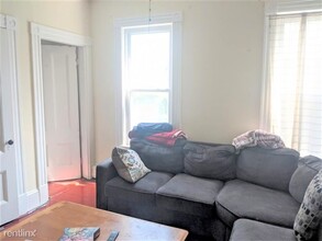 21 Thorndike St in Somerville, MA - Building Photo - Building Photo