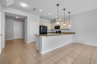 5118 Adelaide Dr in Kissimmee, FL - Building Photo - Building Photo