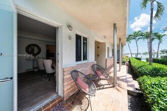 1130 Venetian Way in Miami Beach, FL - Building Photo - Building Photo