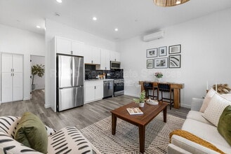 5254 Adams Ave in San Diego, CA - Building Photo - Building Photo