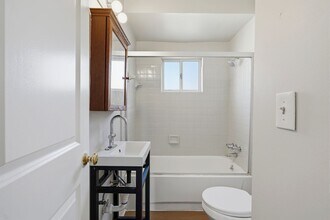 1301 E Muir Ave in Hazel Park, MI - Building Photo - Building Photo