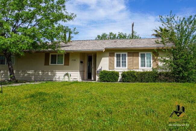 property at 1320 Shadowglen Rd