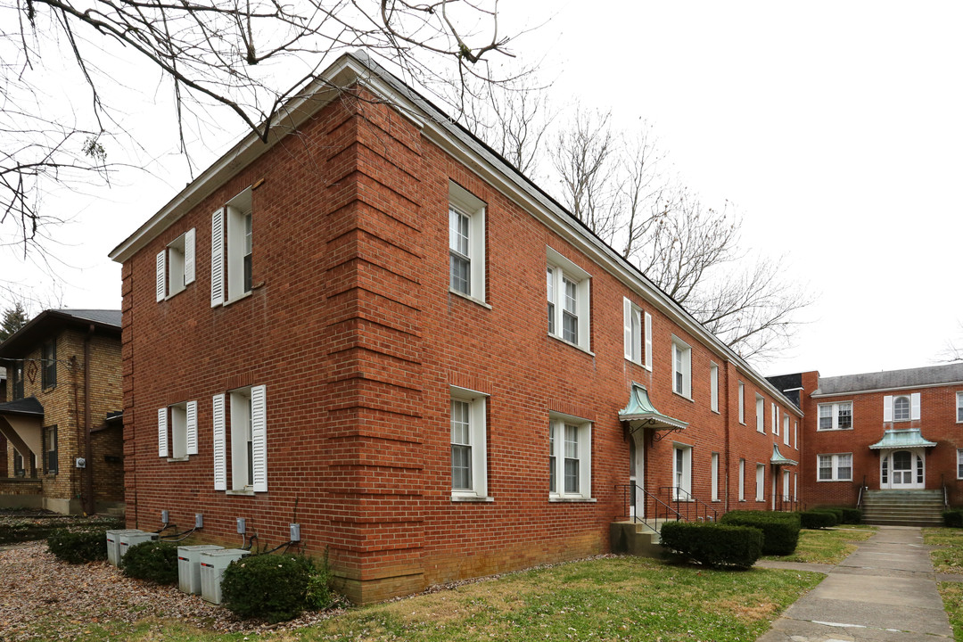 2400 Woodbourne Ave in Louisville, KY - Foto de edificio