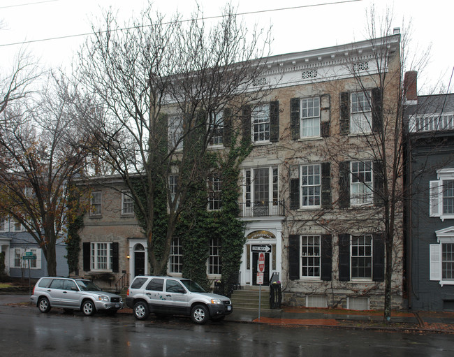 17 Front St in Schenectady, NY - Foto de edificio - Building Photo