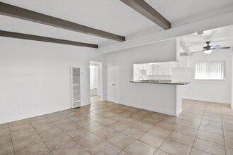 Stillman Apartments in Redlands, CA - Foto de edificio - Interior Photo