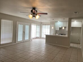 8303 Meadow Fire St in San Antonio, TX - Building Photo - Building Photo
